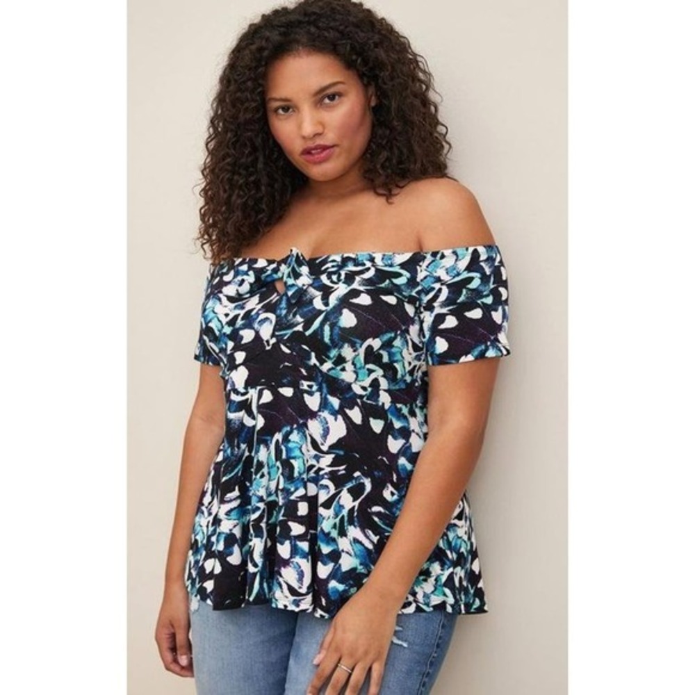 Torrid 4 (4X) Sexy Off Shoulder Mod Art Tie Front Rockabilly Pin Up Babydoll Top